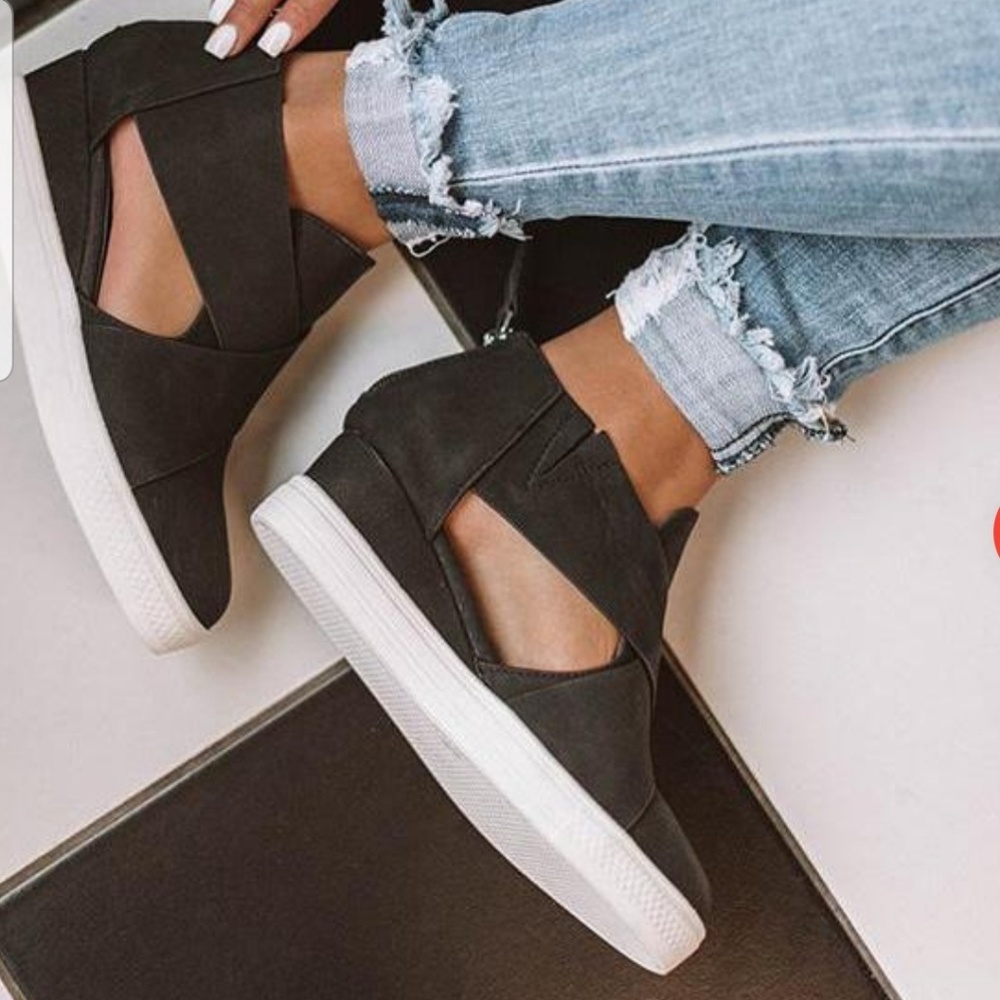 Wedge sneakers